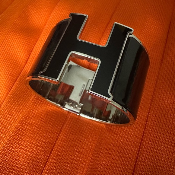 100 authentic hermes clic clac bracelate in excellent condition. - Picture 2 of 8